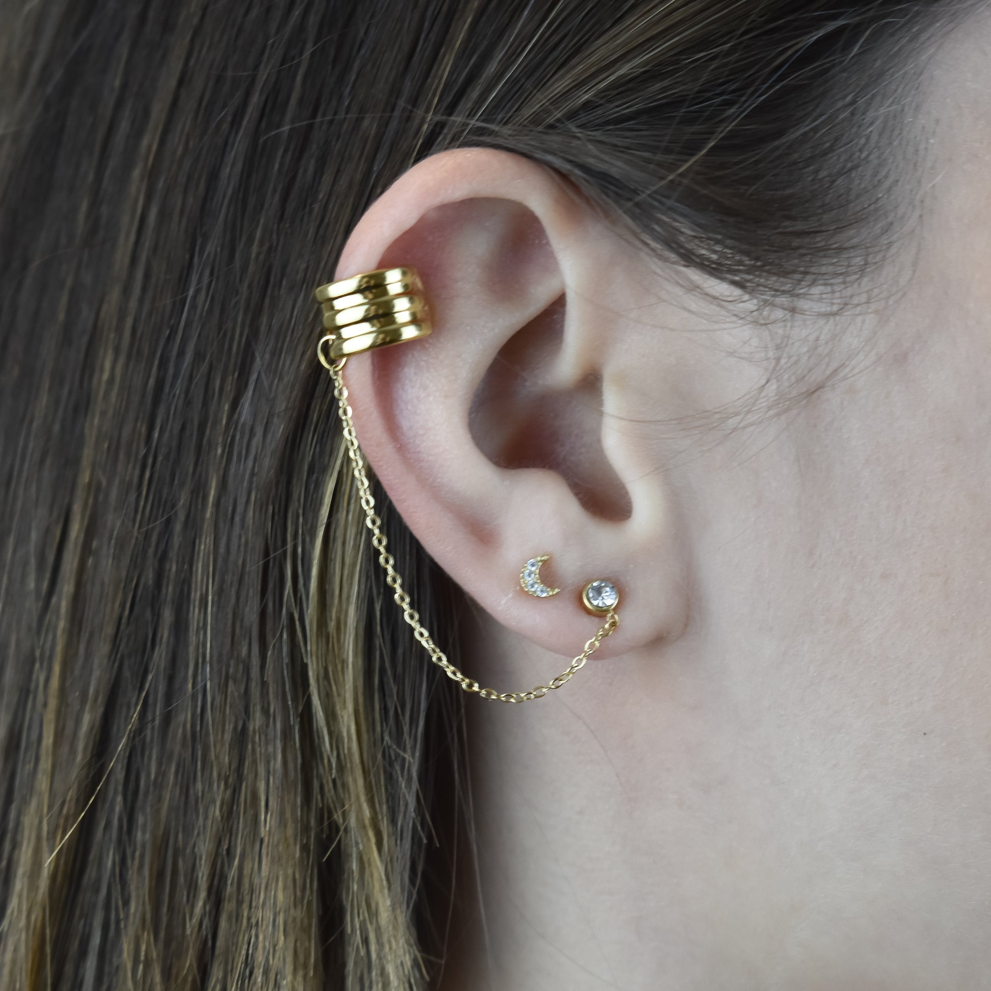 AMANDA – Ear Cuff Individual com Corrente e Brinco com Brilhante  