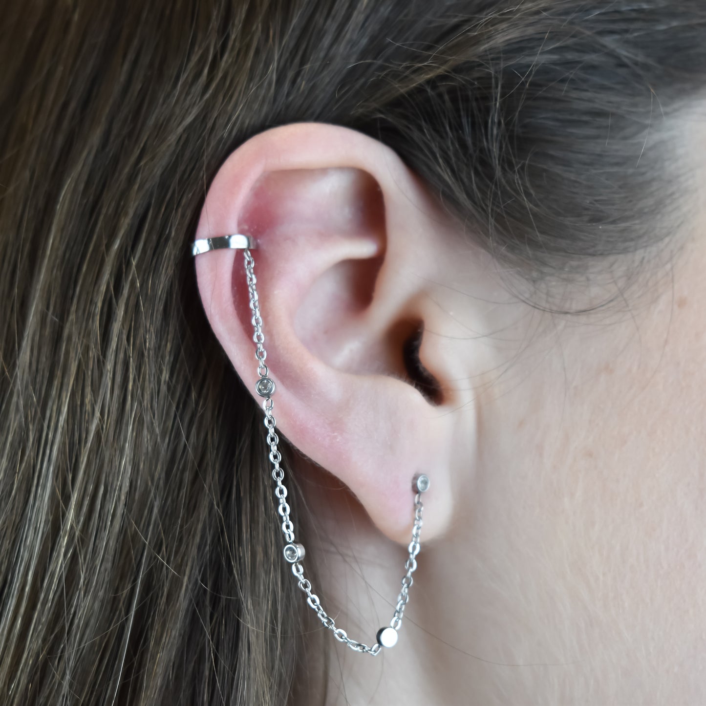 JOANA – Ear Cuff com Corrente e Brinco com Brilhante